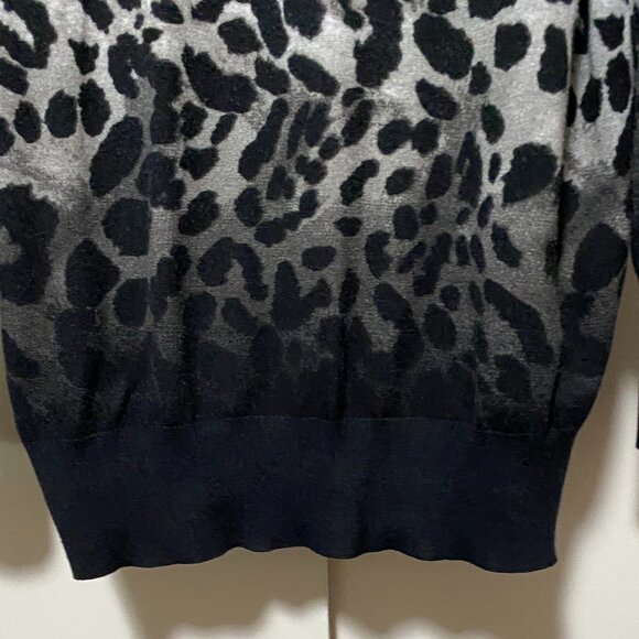 Lane Bryant long sleeve, black & white animal print sweater, size 18/20 - Picture 6 of 10